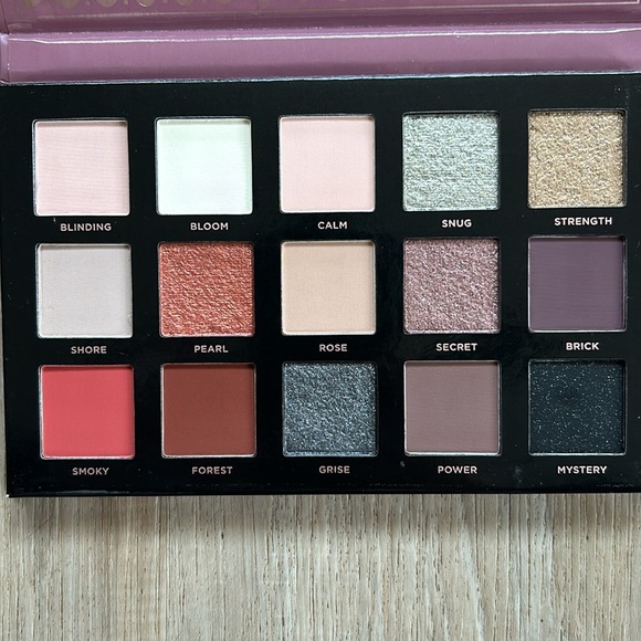 Makeup palette - Picture 2 of 3